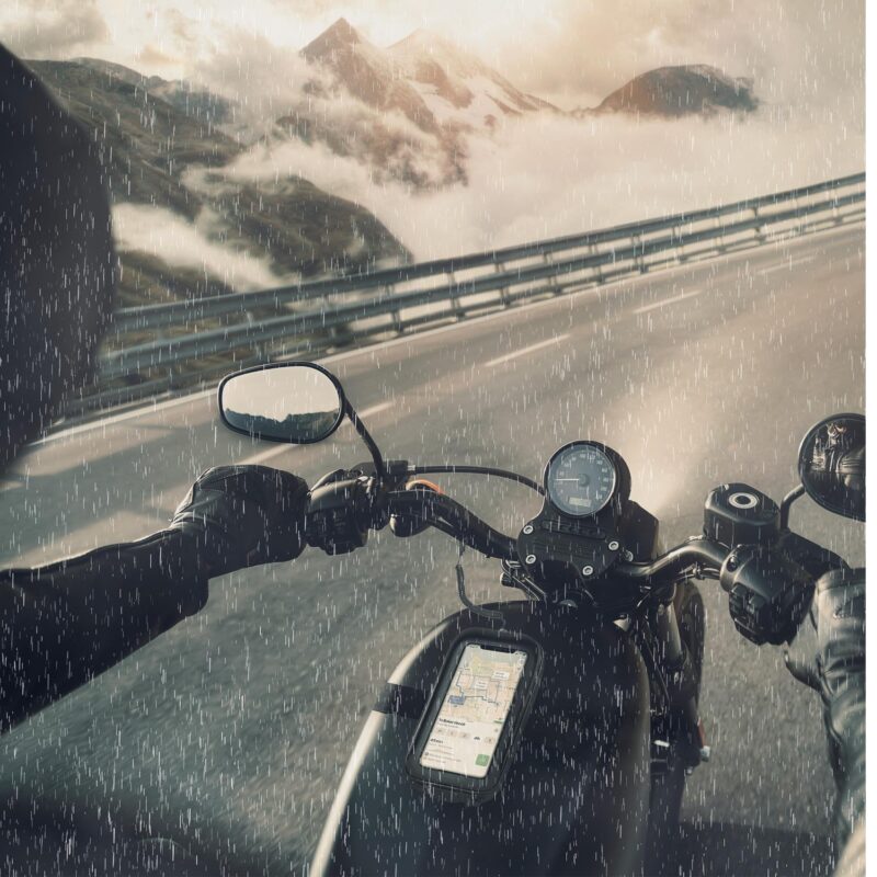 Celly Magnetic Motorbike Holder upto 6,5" Black - Image 5